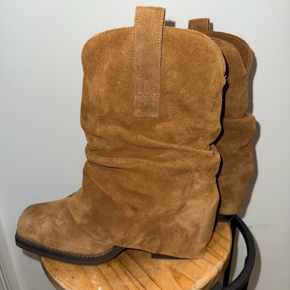 Steve Madden Tan Suede Winter Boots